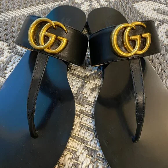 Gucci Thong Sandals - Picture 2 of 5
